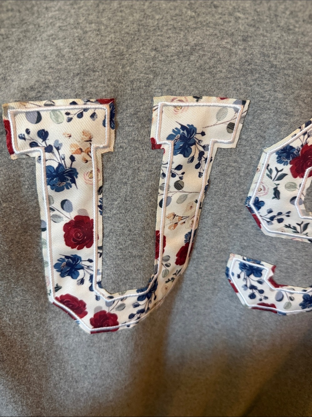 AMPERSAND AVE Gray Crewneck Sweatshirt with Floral USA Appliqué - Picture 4 of 7